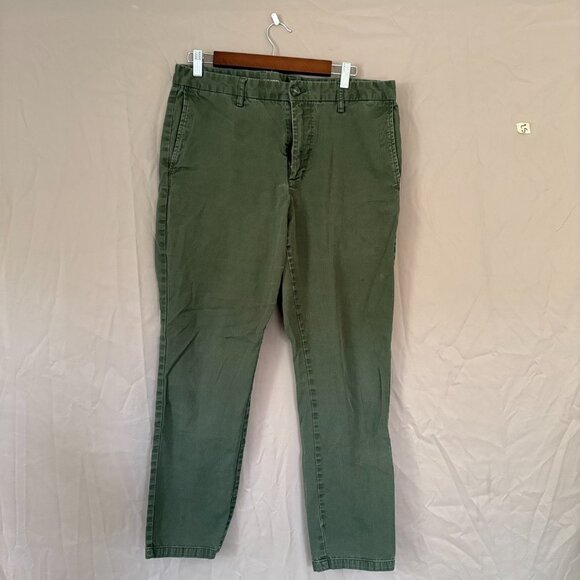 Old Navy Men's Slim Built in Flex Heritage Green Chino Pants Size 34X30 Office - Picture 1 of 13